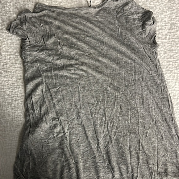 Small fitting grey design lab tee with sequins - Picture 5 of 5
